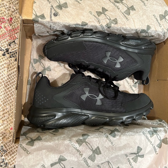 Under Armour Running Shoes - Black - Picture 3 of 12